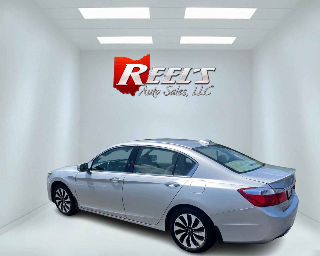 2014 Silver /Tan Honda Accord Hybrid EX-L (1HGCR6F50EA) with an 2.0L I4 DOHC 16V HYBRID engine, Automatic transmission, located at 11115 Chardon Rd. , Chardon, OH, 44024, (440) 214-9705, 41.580246, -81.241943 - Photo#8